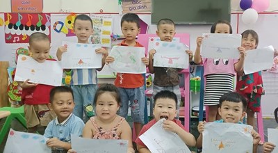 Ở trường mầm non, các con học những gì?