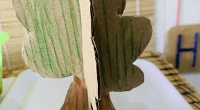 Hoạt động làm cây xanh từ bìa cát tông lớp A4