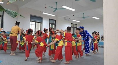 Trò chơi dân gian Luồn luồn tổ dế