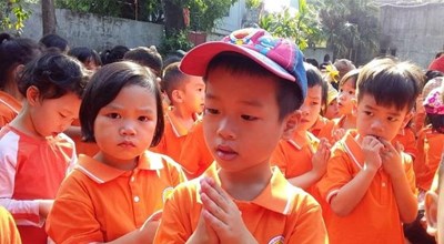 Các con thăm quan khu di tích lịch sử Đinh Tiên Hoàng Đế