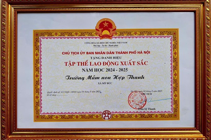 TRƯỜNG MN HỢP THANH ĐÓN NHẬN DANH HIỆU TẬP THỂ LAO ĐỘNG XUẤT SẮC