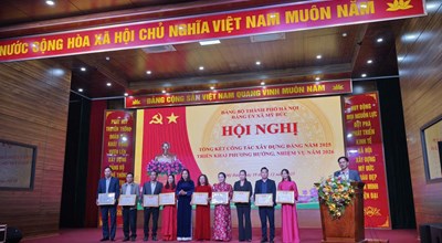 BAN CHẤP HÀNH ĐẢNG BỘ XÃ MỸ ĐỨC TẶNG GIẤY KHEN CHI BỘ TRƯỜNG MẦM NON HỢP THANH