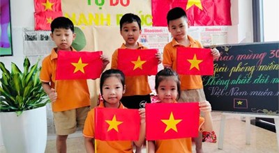Hoạt động chào mừng ngày 30-4 của các nhỏ lớp 5TA3