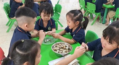 HĐTN Bóc trứng lớp 5 tuổi A4