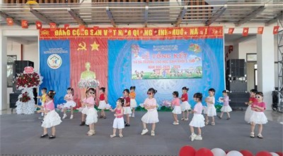 Văn nghệ tổng kết 3 tuổi